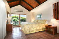 Bedroom with king size bed