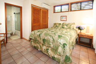 Bedroom with queen size bed